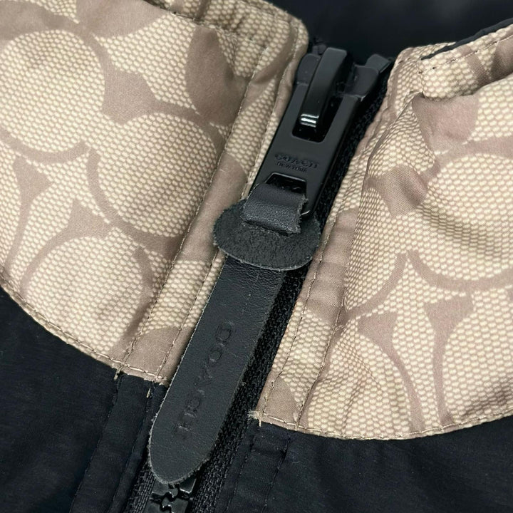極美品▲COACH コーチ CG625 バイカラー レザー使い ロゴボタン シグネチャー ダウンベスト ベージュ ブラック L 正規品 メンズ