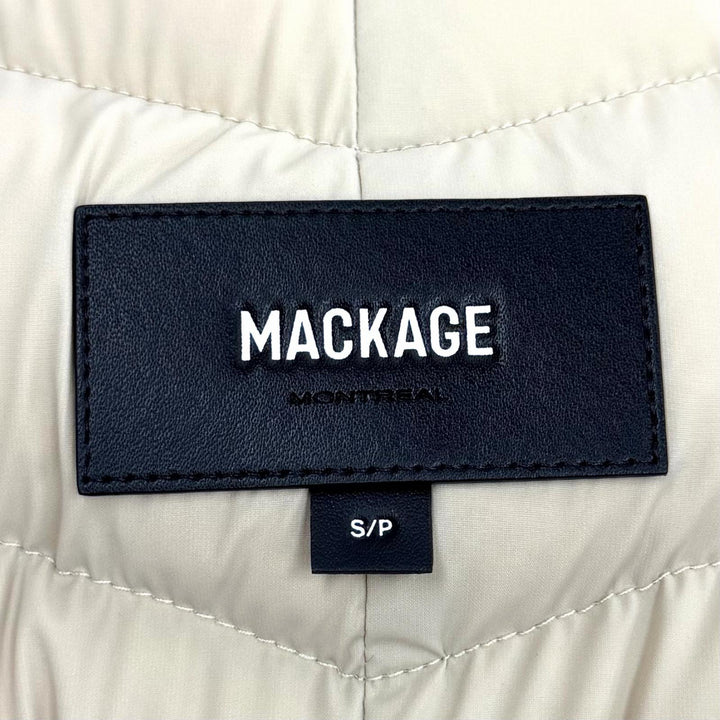 極美品★MACKAGE マッカージュ 11752612-5A FARREN フード・レザーロゴワッペン付 ZIP UP ダウンコート ベージュ S 正規品 ガーメント付