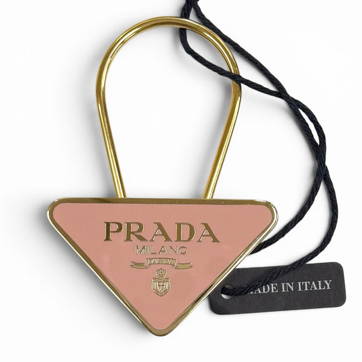 極美品★PRADA プラダ 1PS063 トライアングルロゴ プレート キーリング キーホルダー ピンク ゴールド レディース 箱付き