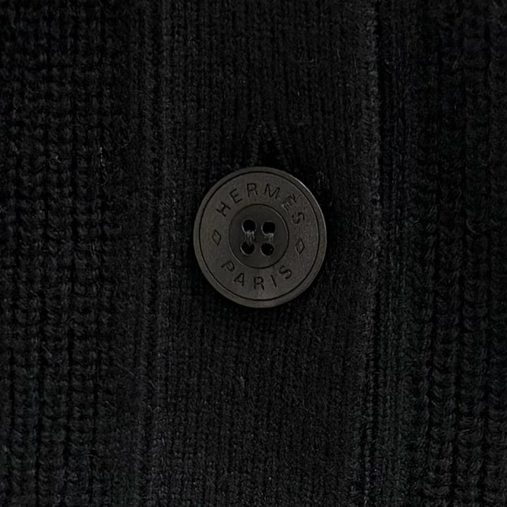 美品★HERMES エルメス 23AW 3H2706D1 カシミヤ100％ セリエボタン付 Vネック ニット ベスト ブラック 36 英国製 正規品 レディース