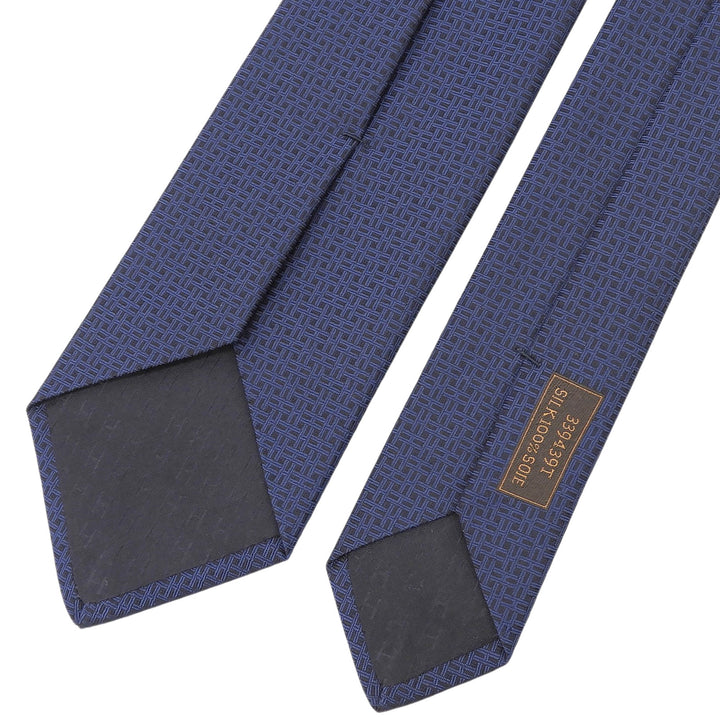 未使用品▲HERMES エルメス 2025年製 339439T マイヨン・オーバーボード シルク100％ ロゴ刺繍 ネクタイ ネイビー 仏製 メンズ 箱付き