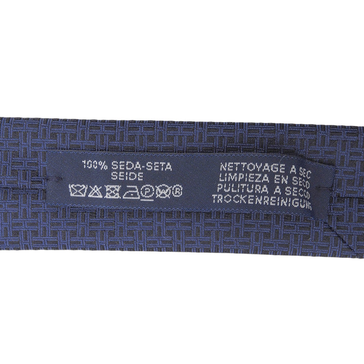 未使用品▲HERMES エルメス 2025年製 339439T マイヨン・オーバーボード シルク100％ ロゴ刺繍 ネクタイ ネイビー 仏製 メンズ 箱付き