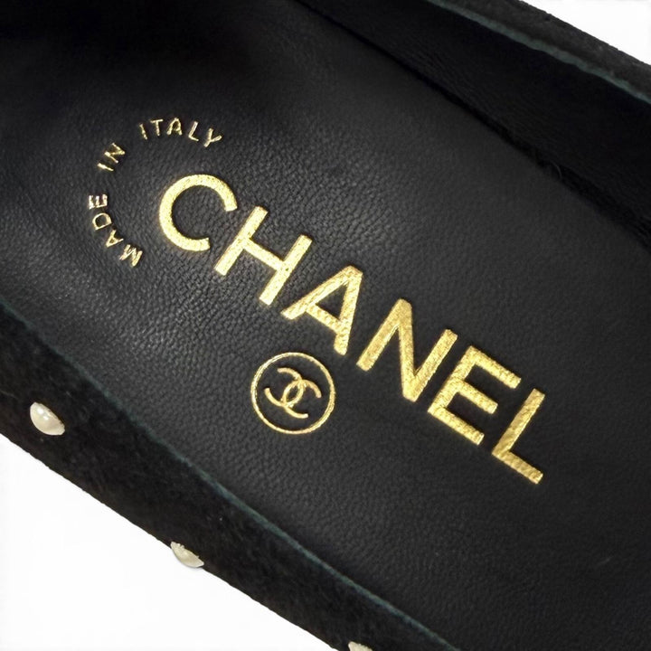美品★CHANEL シャネル G33422 ココマーク フェイクパール装飾 パテント使い スウェードレザー パンプス ブラック ホワイト 35 伊製