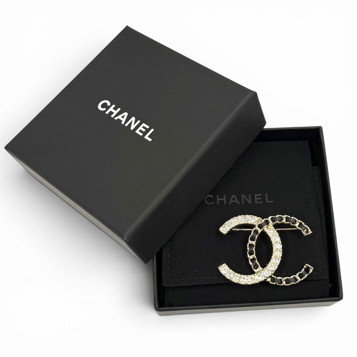 極美品★CHANEL シャネル A25B ココマーク ラインストーン レザー チェーン ブローチ ゴールド ブラック フランス製 箱・保存袋付き
