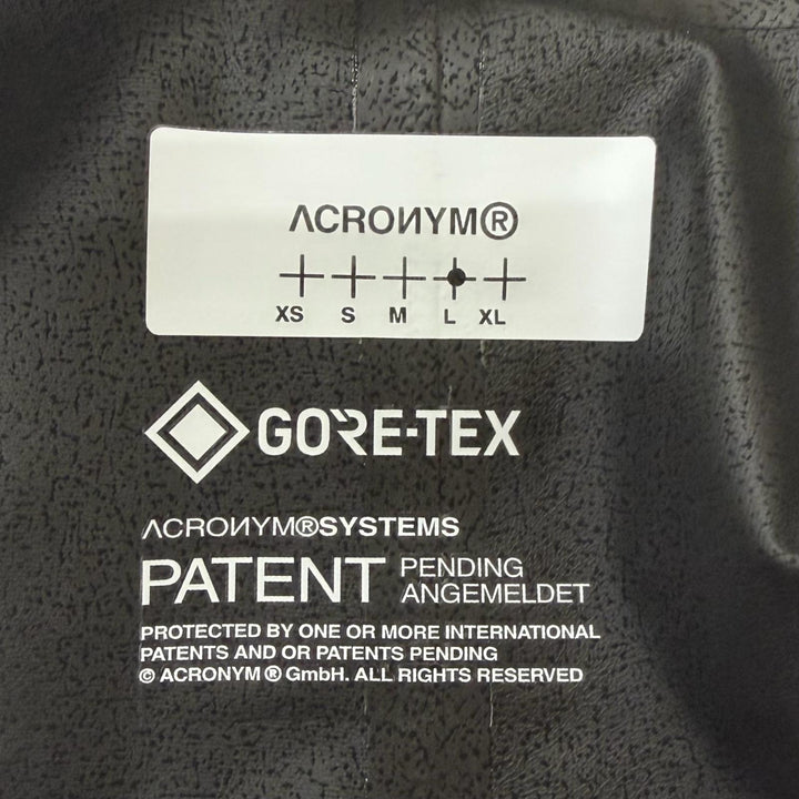 極美品□ACRONYM アクロ二ウム J61-GTV 2.5L GORE-TEX INTEROPS PARKA 多機能ポケット フーデッドコート ブラック L 正規品 メンズ