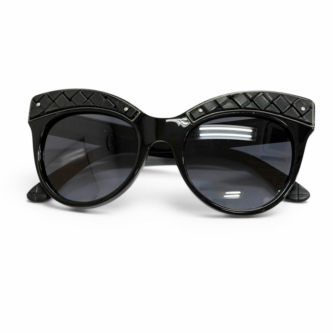 美品△BOTTEGAVENETA ボッテガヴェネタ FELIS フェリス 500本限定生産品 369/500 イントレチャートモチーフ キャッツアイ サングラス 黒