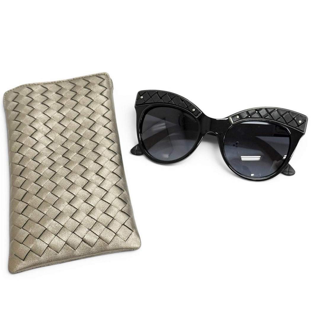 美品△BOTTEGAVENETA ボッテガヴェネタ FELIS フェリス 500本限定生産品 369/500 イントレチャートモチーフ キャッツアイ サングラス 黒