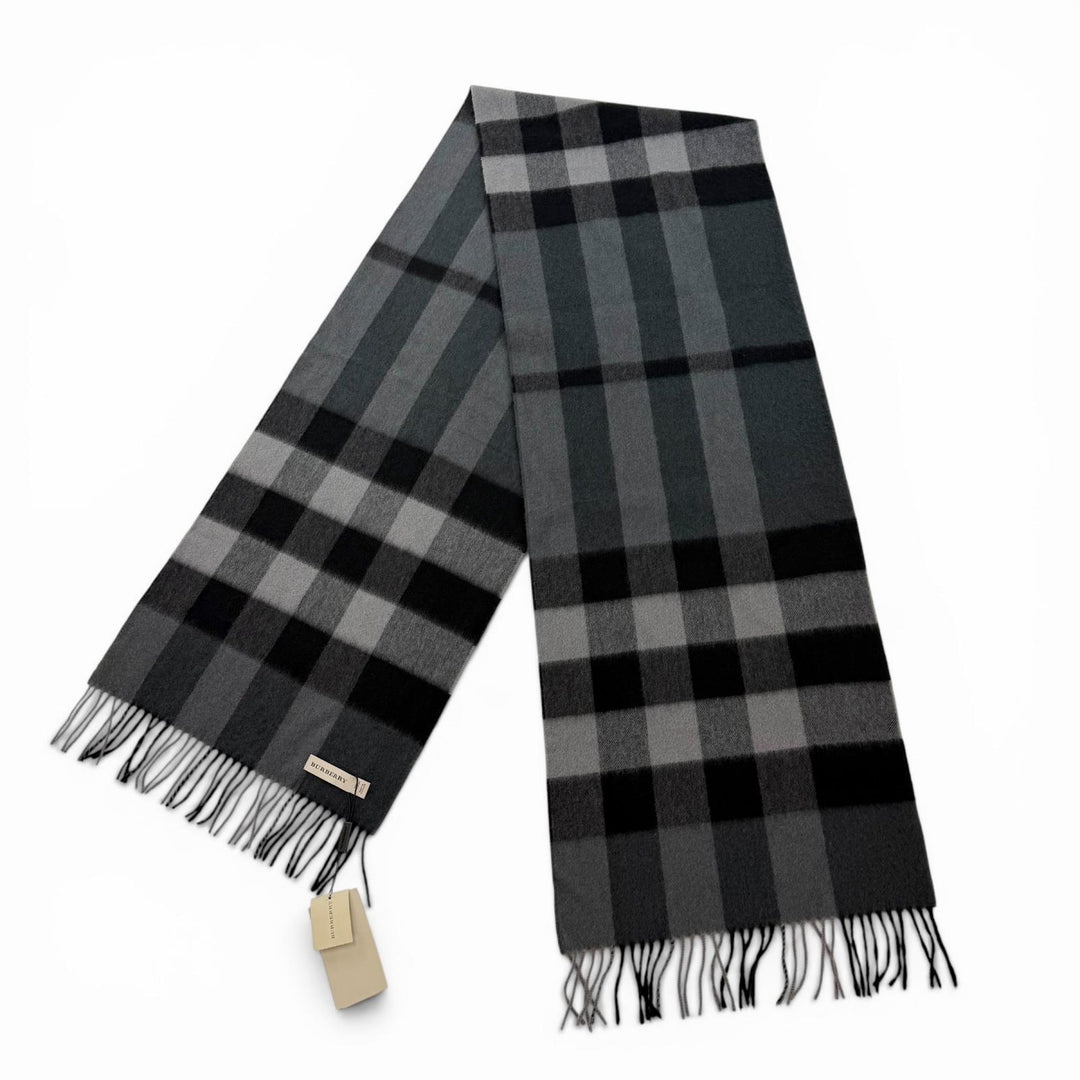 未使用品▼BURBERRY バーバリー 3766770 カシミヤ100% チェック柄 フリンジ付 マフラー ブラック グレー スコットランド製 メンズ 箱付き