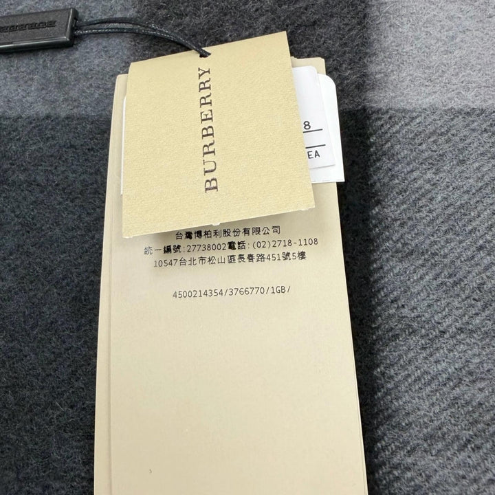 未使用品▼BURBERRY バーバリー 3766770 カシミヤ100% チェック柄 フリンジ付 マフラー ブラック グレー スコットランド製 メンズ 箱付き