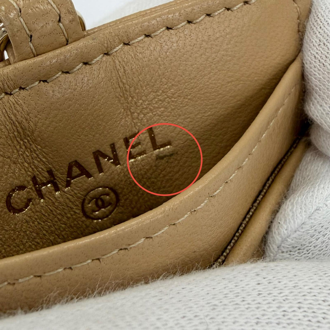 美品☆CHANEL シャネル AP0711 ラムスキン ココマーク マトラッセ チェーンショルダー付 カードケース ベージュ ゴールド金具 イタリア製