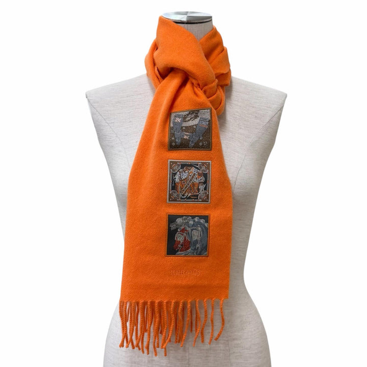極美品★HERMES エルメス カシミヤ100％ 2024年6月購入品 オレンジ バッジ ソワ ロゴ刺繍入り フリンジ付 マフラー オレンジ 正規品 箱付