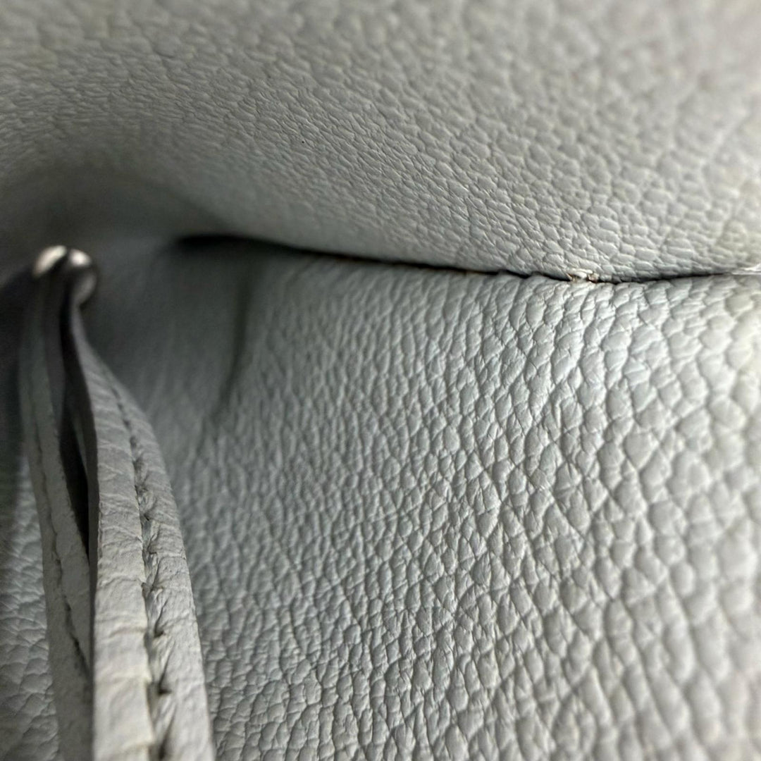 美品☆HERMES エルメス ヴィンテージ クロシェット チャーム レザー シルバー金具 ネックレス ライトブルー □F刻印 フランス製 箱付き