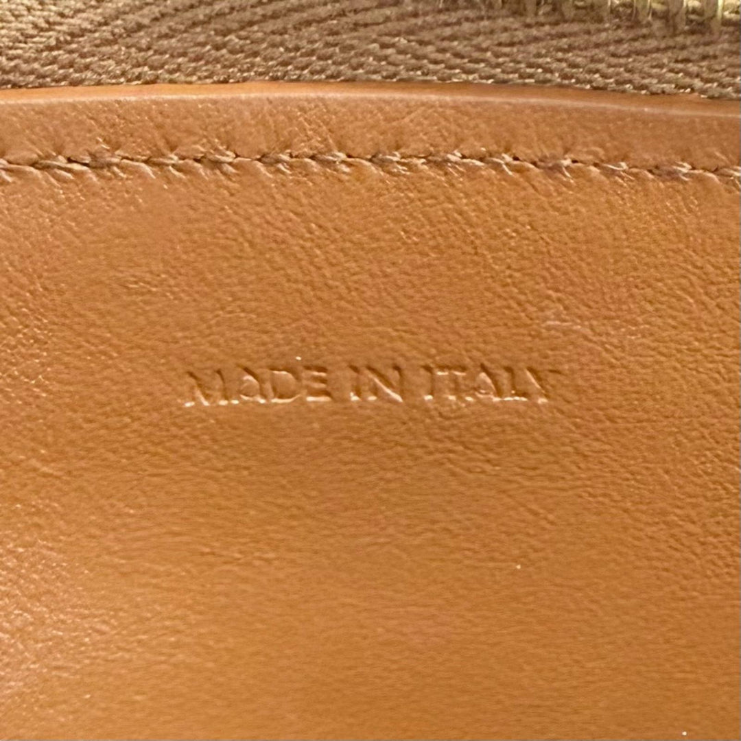 美品△CELINE セリーヌ 10E383DR8 スムースカーフスキン キュイルトリオンフ チェーンクラッチ ショルダーバッグ タン ブラウン 伊製
