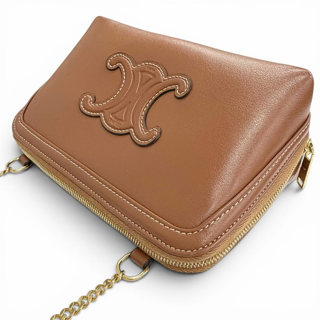 美品△CELINE セリーヌ 10E383DR8 スムースカーフスキン キュイルトリオンフ チェーンクラッチ ショルダーバッグ タン ブラウン 伊製