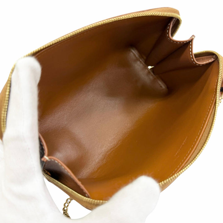 美品△CELINE セリーヌ 10E383DR8 スムースカーフスキン キュイルトリオンフ チェーンクラッチ ショルダーバッグ タン ブラウン 伊製