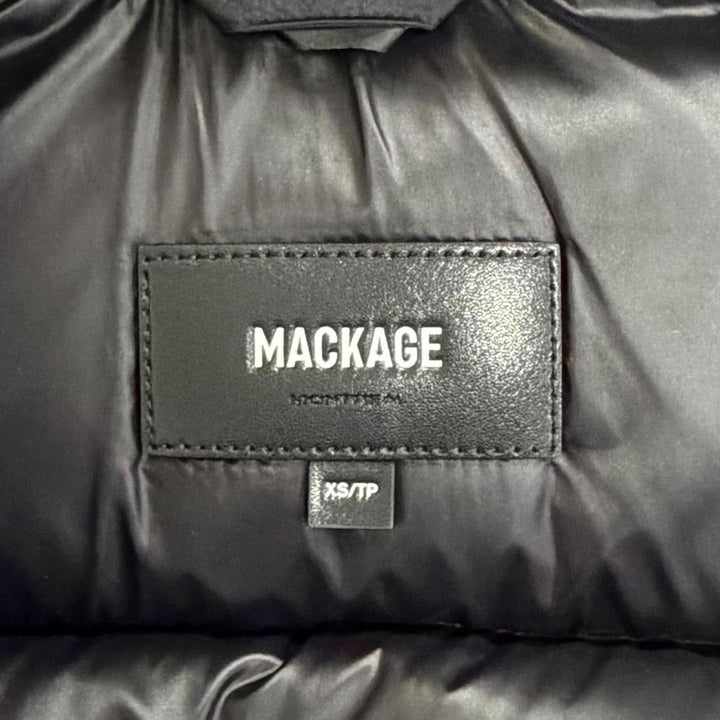 美品△MACKAGE マッカージュ 24AW 11122246-2A FREYA ロゴワッペン フーデッド ダウンジャケット ブラック XS 正規品 ガーメント付き