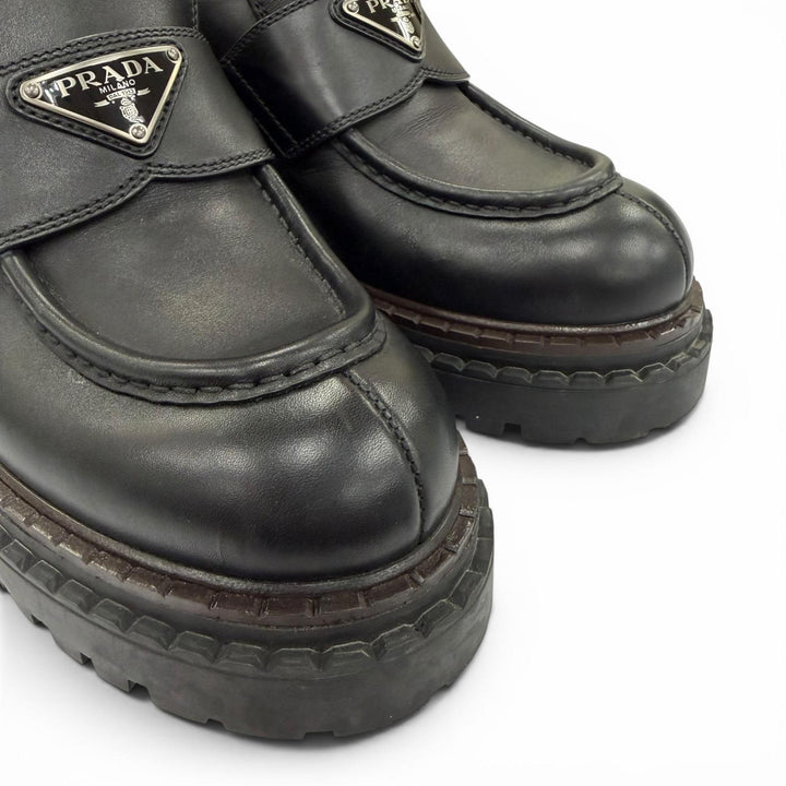 美品☆PRADA プラダ チョコレート トライアングルロゴプレート ブラッシュドレザー ローファー ブラック 38.5 イタリア製 レディース