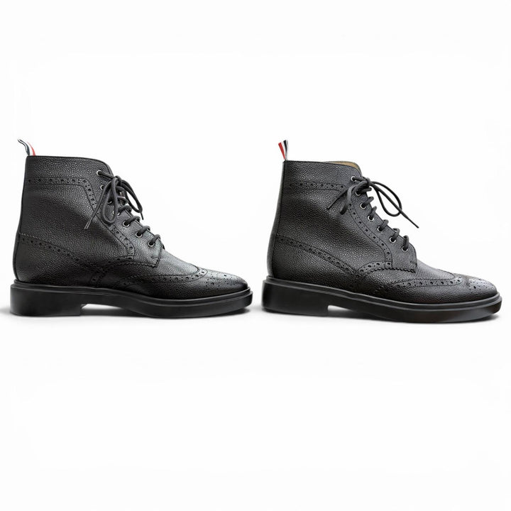 未使用品△THOM BROWNE トムブラウン FFB018B ペブルグレイン ウィングチップ ブーツ レザー アンクルブーツ 黒 38 24.5cm 定価173800円