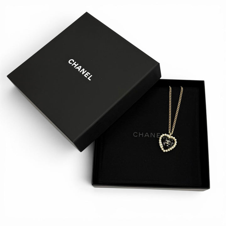 極美品★CHANEL シャネル B25 ココマーク パール ハート ペンダント ネックレス ブラック ホワイト ゴールド金具 伊製 箱・保存袋付き