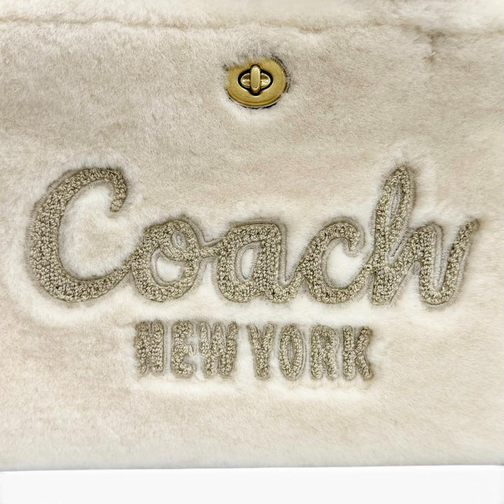 未使用品★COACH コーチ CY386 カーゴ トートバッグ ブラス チョーク チャーム付 2WAY シアリング ファー レディース 保存袋付き