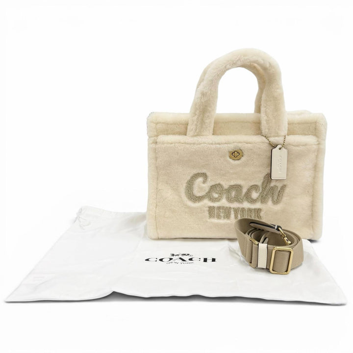 未使用品★COACH コーチ CY386 カーゴ トートバッグ ブラス チョーク チャーム付 2WAY シアリング ファー レディース 保存袋付き