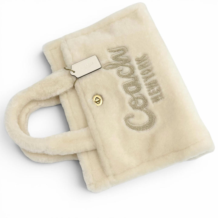 未使用品★COACH コーチ CY386 カーゴ トートバッグ ブラス チョーク チャーム付 2WAY シアリング ファー レディース 保存袋付き