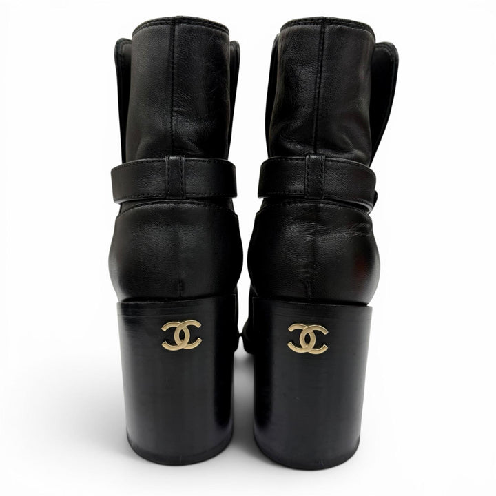 美品☆CHANEL シャネル G38064 ココマーク アンクルベルト レザー ショートブーツ ブラック ゴールド金具 36.5 イタリア製 保存袋付き