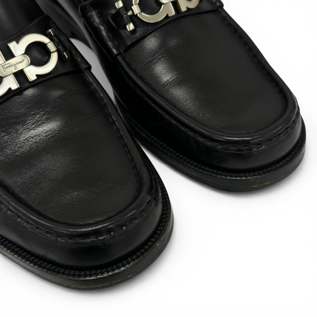 美品▲Salvatore Ferragamo サルヴァトーレフェラガモ Uチップ ダブルガンチーニ レザー ローファー ブラック シルバー金具 7.5 メンズ