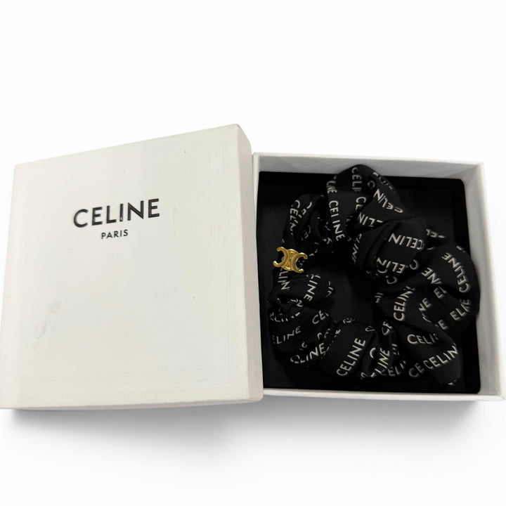 美品☆CELINE セリーヌ 46Y352SIB レイユール シュシュ シルク100％ トリオンフ ロゴ ブラック ゴールド金具 フランス製 レディース 箱付