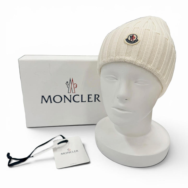 未使用品◇MONCLER モンクレール ウール100％ ロゴワッペン付 ビーニー ニットキャップ ニット帽 アイボリー UNI 正規品 レディース 箱付