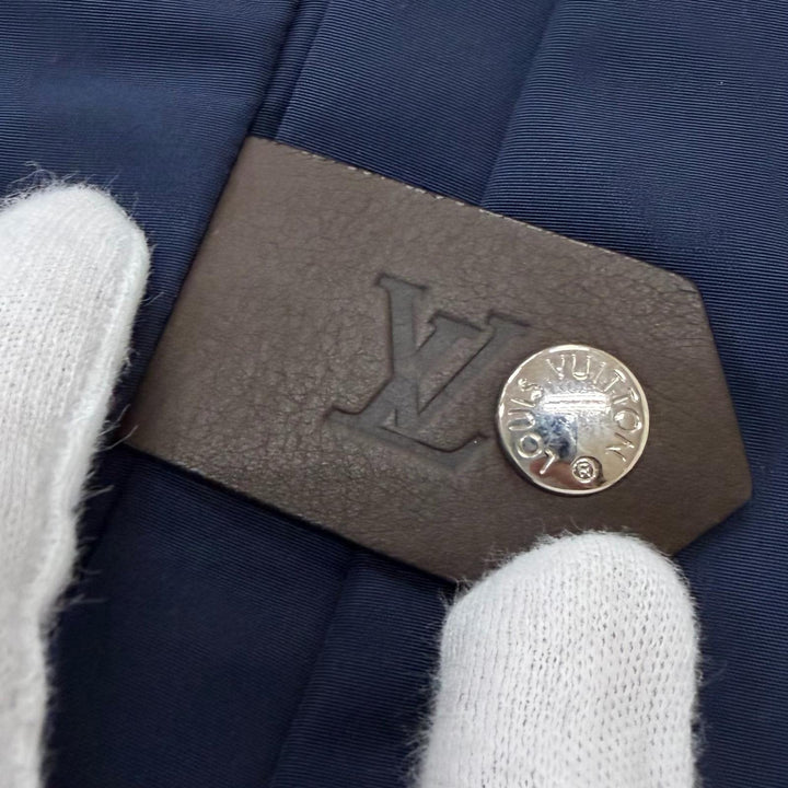極美品□LOUIS VUITTON ルイヴィトン 裏地ダミエ LVロゴ パッカブル 一部レザー使用 ステンカラーコート ネイビー 52 イタリア製 正規品