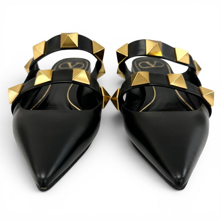 美品▲Valentino Garavani ヴァレンティノガラヴァーニ ロックスタッズ フラットシューズ レザーサンダル ブラック 38.5 伊製 レディース