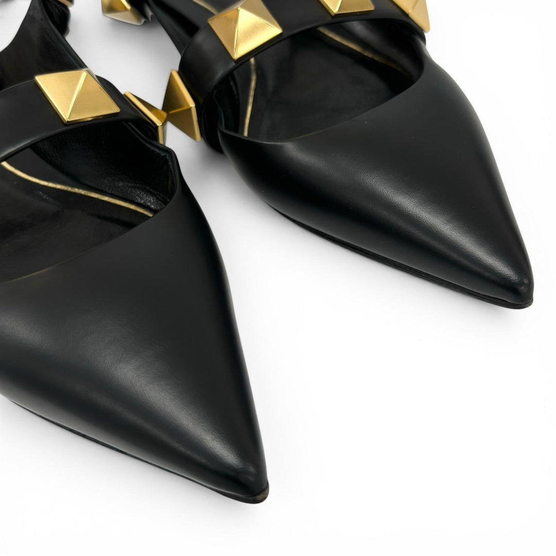 美品▲Valentino Garavani ヴァレンティノガラヴァーニ ロックスタッズ フラットシューズ レザーサンダル ブラック 38.5 伊製 レディース