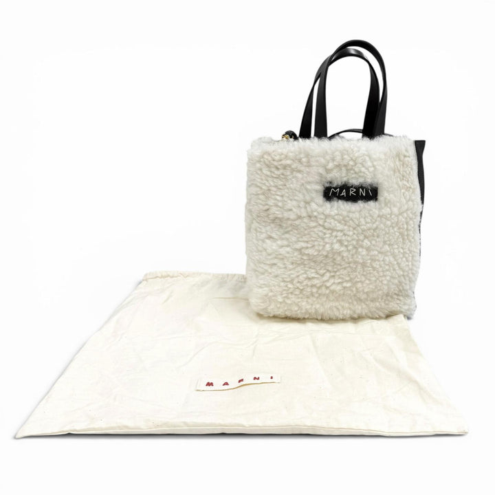 極美品★MARNI マルニ SHMP0040DL5 MUSEO SOFT MINI ラムファー シアリング 2WAY レザー ショルダーバッグ オフホワイト ブラック 袋付
