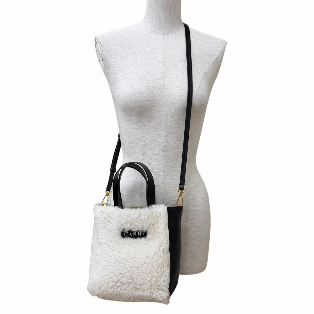 極美品★MARNI マルニ SHMP0040DL5 MUSEO SOFT MINI ラムファー シアリング 2WAY レザー ショルダーバッグ オフホワイト ブラック 袋付