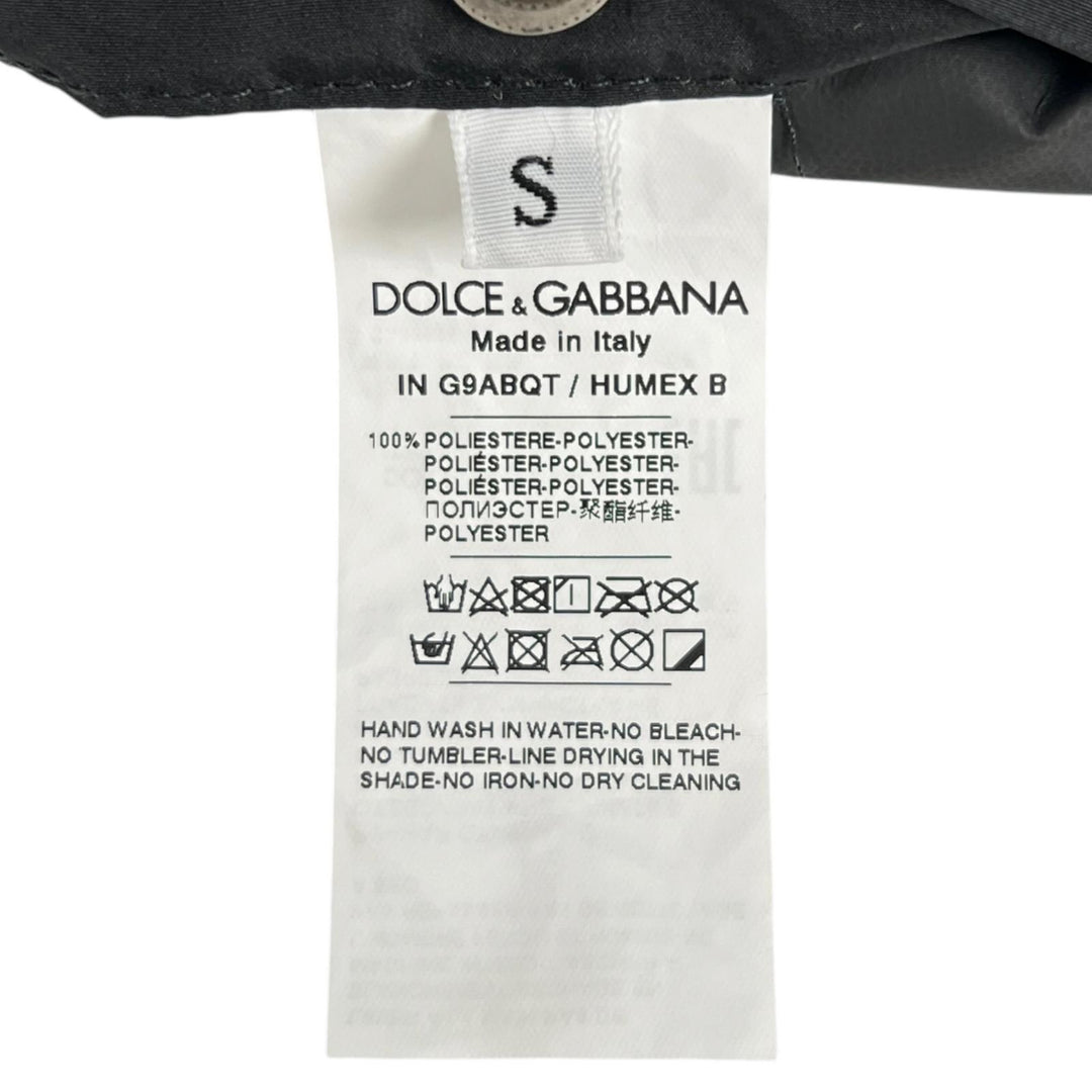 美品▲DOLCE&amp;GABBANA ドルチェ＆ガッバーナ G9ABQTHUMEXN0000 ロゴプレート マウンテンパーカー ブラック S イタリア製 正規品 メンズ