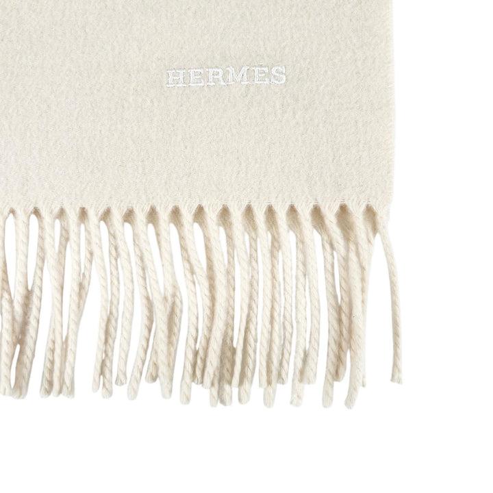 美品▲HERMES エルメス カシミヤ100% ロゴ刺繍 フリンジ 大判 ストール マフラー アイボリー スコットランド製 レディース