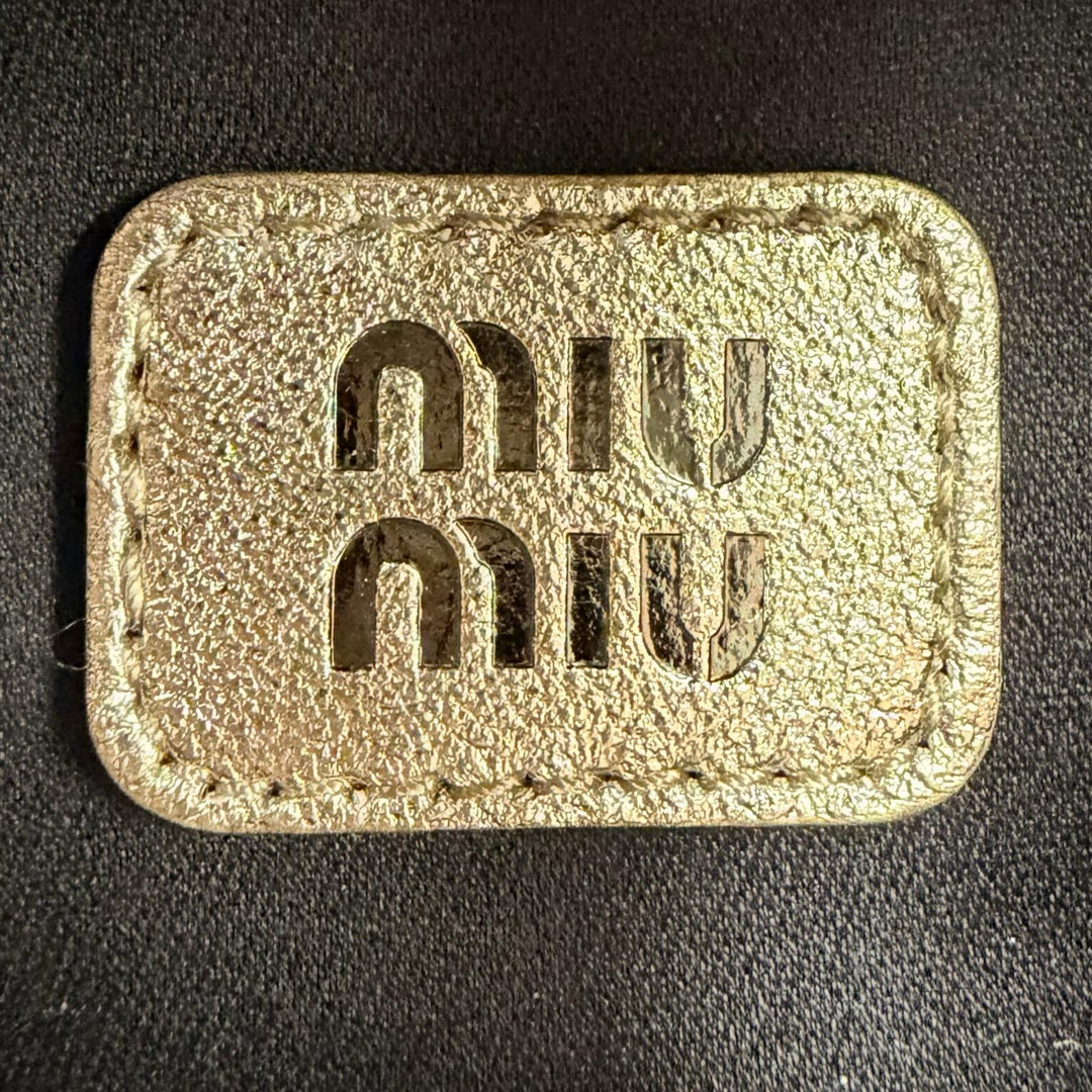極美品◇MIUMIU ミュウミュウ 5TL527 TRICK MATELASSE KEYRING レザー ロゴ金具付 マテラッセ チャーム ゴールド レディース 保存袋付き