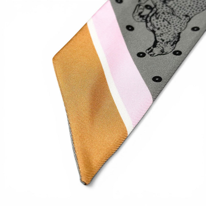 未使用品▲HERMES エルメス 064179S ツイリー GUEPARDS BANDANA チーター バンダナ シルク100％ スカーフ マルチ フランス製 レディース