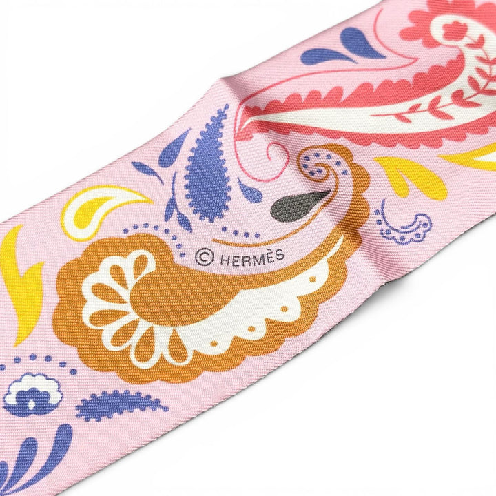 未使用品▲HERMES エルメス 064179S ツイリー GUEPARDS BANDANA チーター バンダナ シルク100％ スカーフ マルチ フランス製 レディース