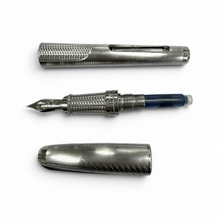 良品▼Dupont デュポン ジェームズボンド 007 リミテッドエディション ペン先18K Fニブ 万年筆 シルバー メンズ