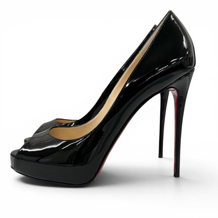美品▲Christian Louboutin クリスチャンルブタン 1150600 NEW VERY PRIVE パテントレザー パンプス ブラック 38 伊製 箱・保存袋付き