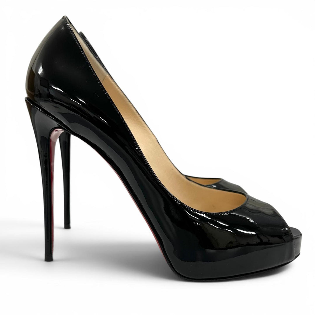 美品▲Christian Louboutin クリスチャンルブタン 1150600 NEW VERY PRIVE パテントレザー パンプス ブラック 38 伊製 箱・保存袋付き