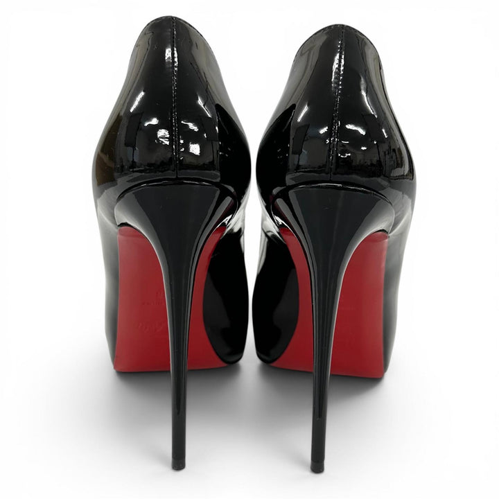 美品▲Christian Louboutin クリスチャンルブタン 1150600 NEW VERY PRIVE パテントレザー パンプス ブラック 38 伊製 箱・保存袋付き
