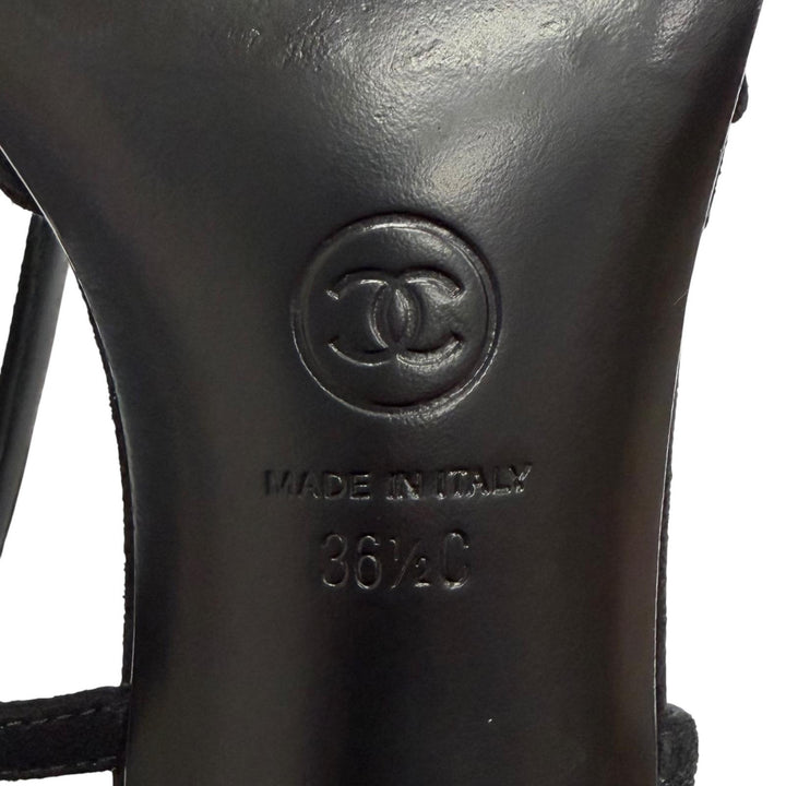 美品△CHANEL シャネル G46328 スウェードレザー ココマーク アンクルストラップ オープントゥ サンダル ブラック 36.5 伊製 箱・袋付き