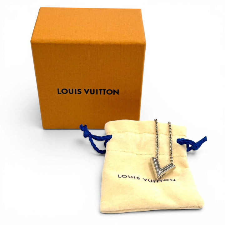 極美品★LOUIS VUITTON ルイヴィトン M63197 ネックレス エセンシャル V サークルロゴ Vモチーフ チェーン 定価72600円 箱・袋付