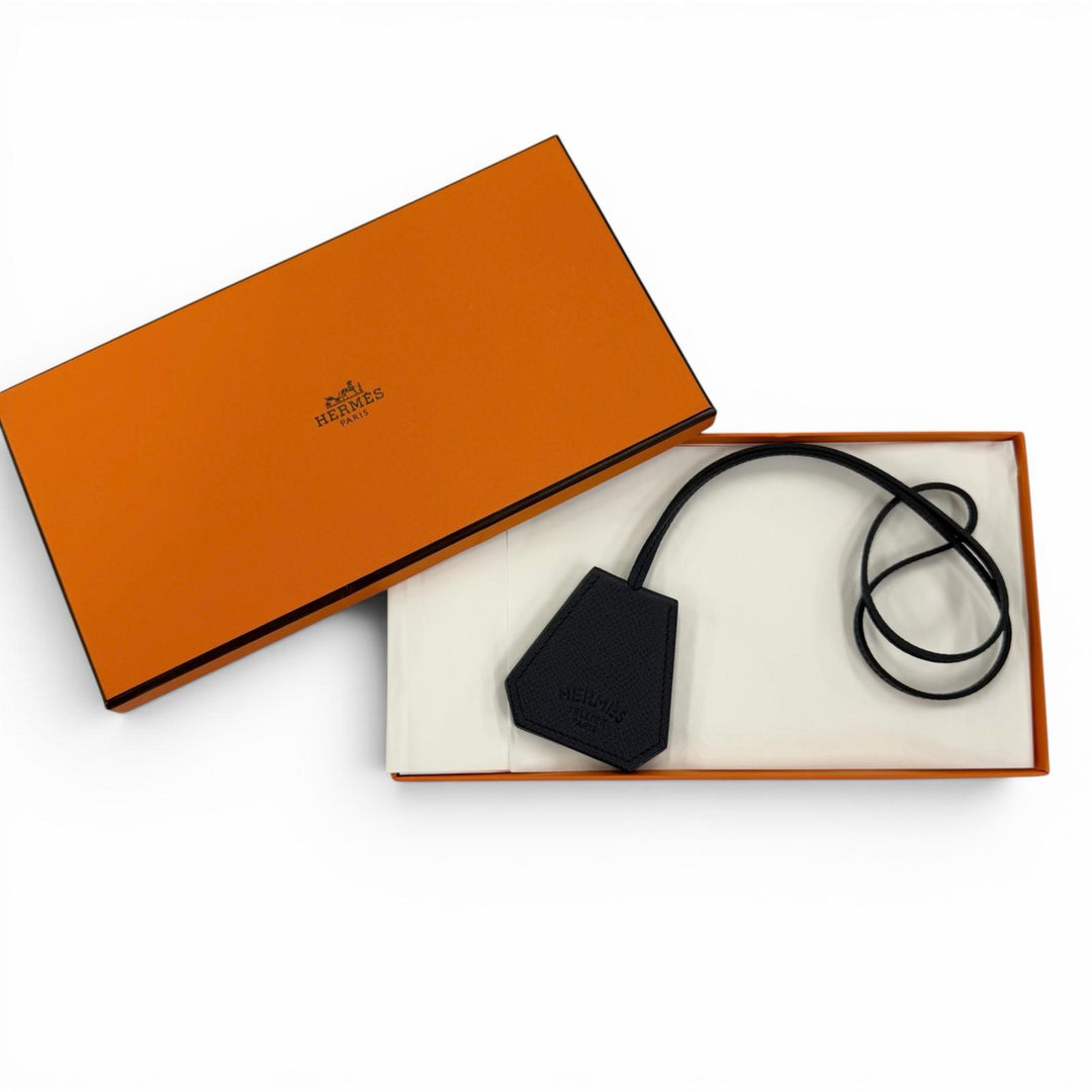 極美品☆HERMES エルメス カピュシーヌ ハットクリップ ヴォーエプソン クロシェット型 マグネット式クリップ ダークネイビー 箱付き