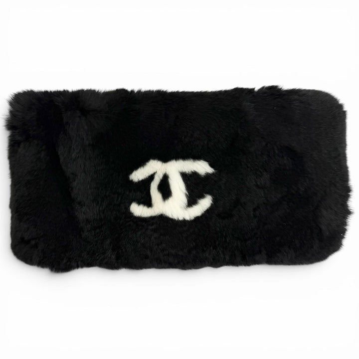 極美品△CHANEL シャネル ココマーク ラパン ファー リストバンド バングル ブレスレット ブラック ホワイト フランス製 レディース 箱付