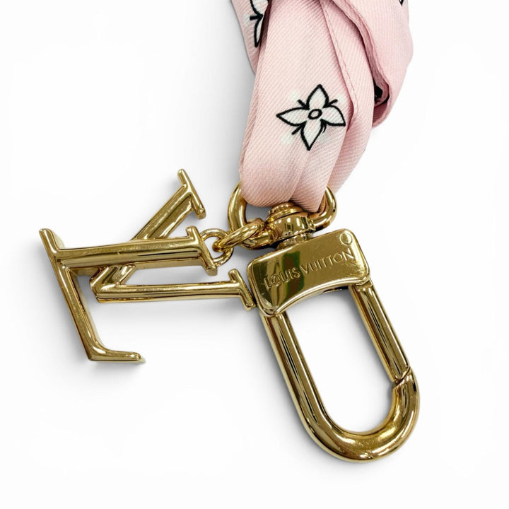 美品☆LOUIS VUITTON ルイヴィトン M02614 バッグチャーム・LV バンダナ ピンク ゴールド金具 イタリア製 レディース 保存袋付き