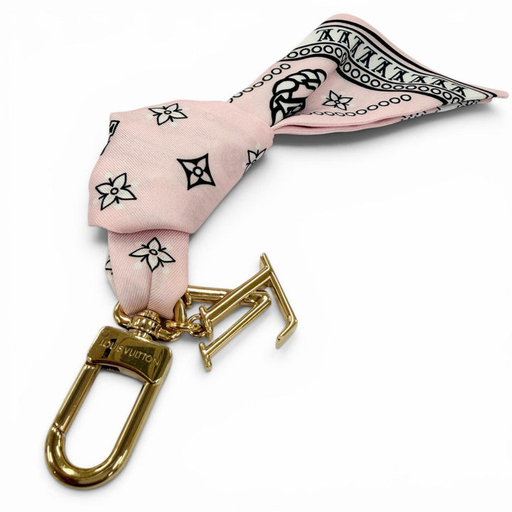 美品☆LOUIS VUITTON ルイヴィトン M02614 バッグチャーム・LV バンダナ ピンク ゴールド金具 イタリア製 レディース 保存袋付き